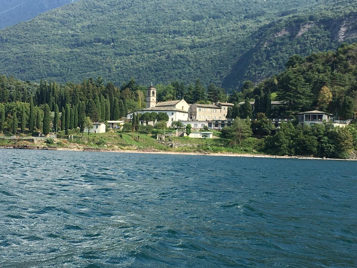 Riflessi di Lago Dorio Esterno foto