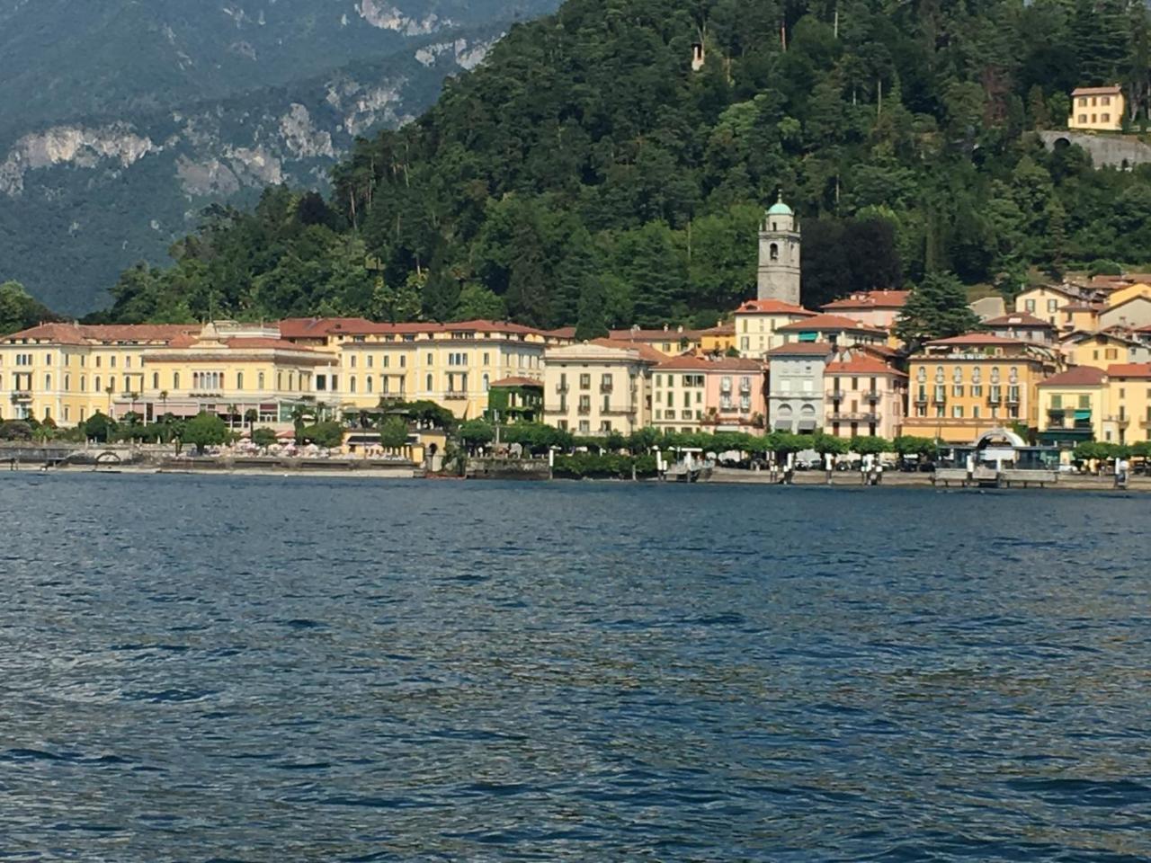 Riflessi di Lago Dorio Esterno foto